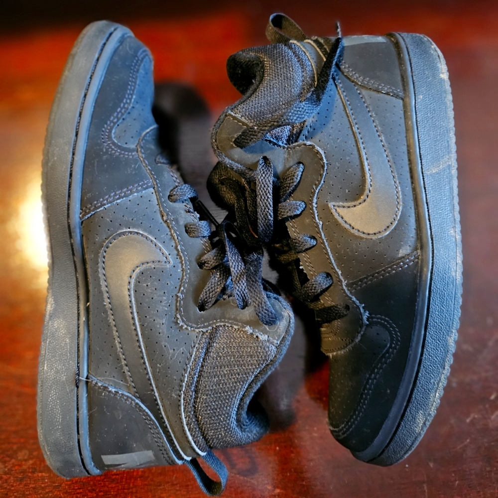 All black Nike court Borough mid GS size 4